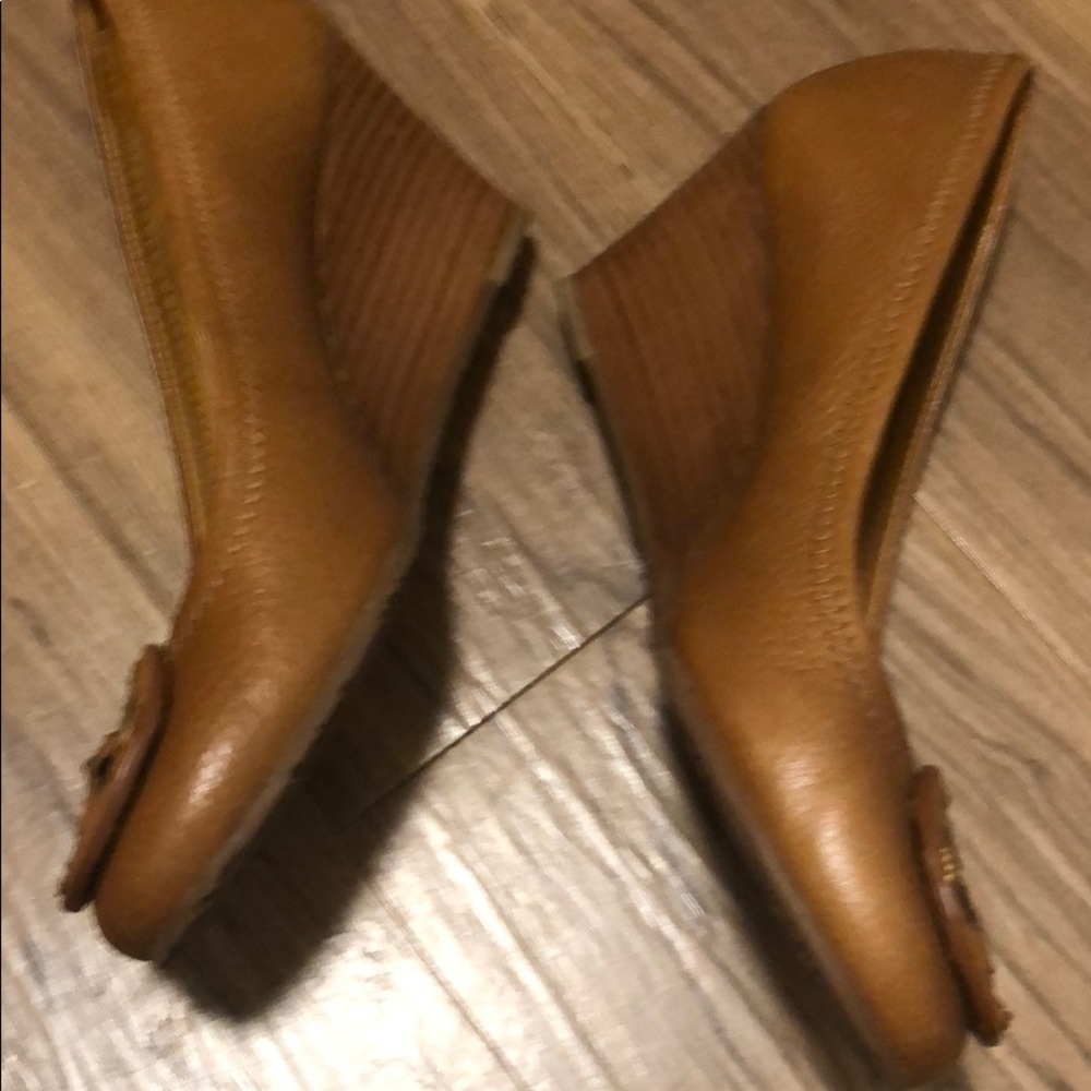 Shoe - Picture 4 of 6